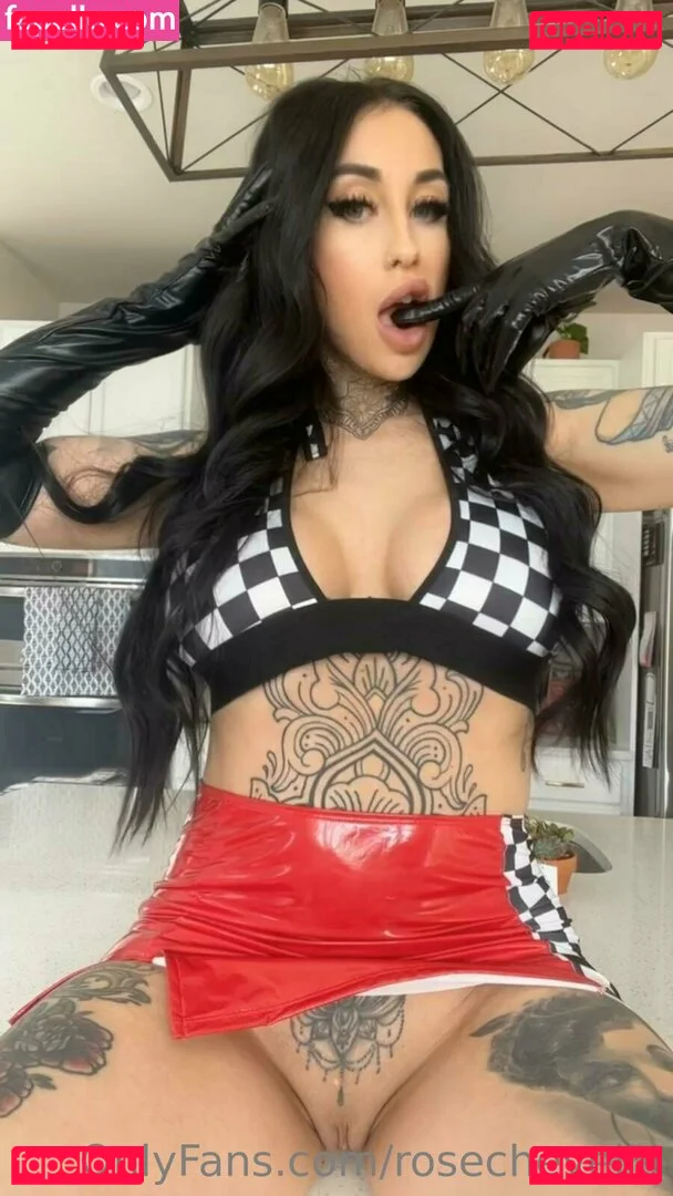 rosechevelle / rosechevellex Onlyfans Photo Gallery 