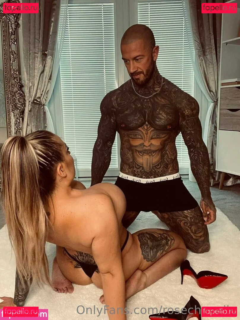 rosechevelle / rosechevellex Onlyfans Photo Gallery 