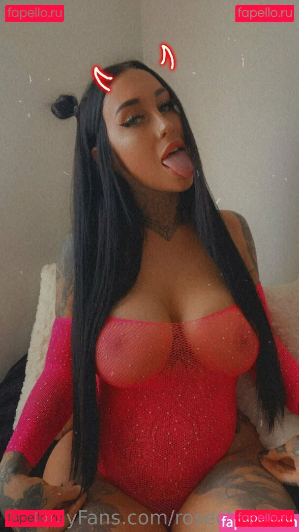 rosechevelle / rosechevellex Onlyfans Photo Gallery 