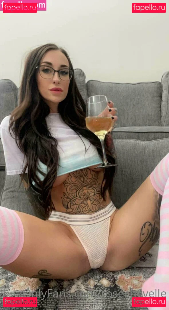 rosechevelle / rosechevellex Onlyfans Photo Gallery 