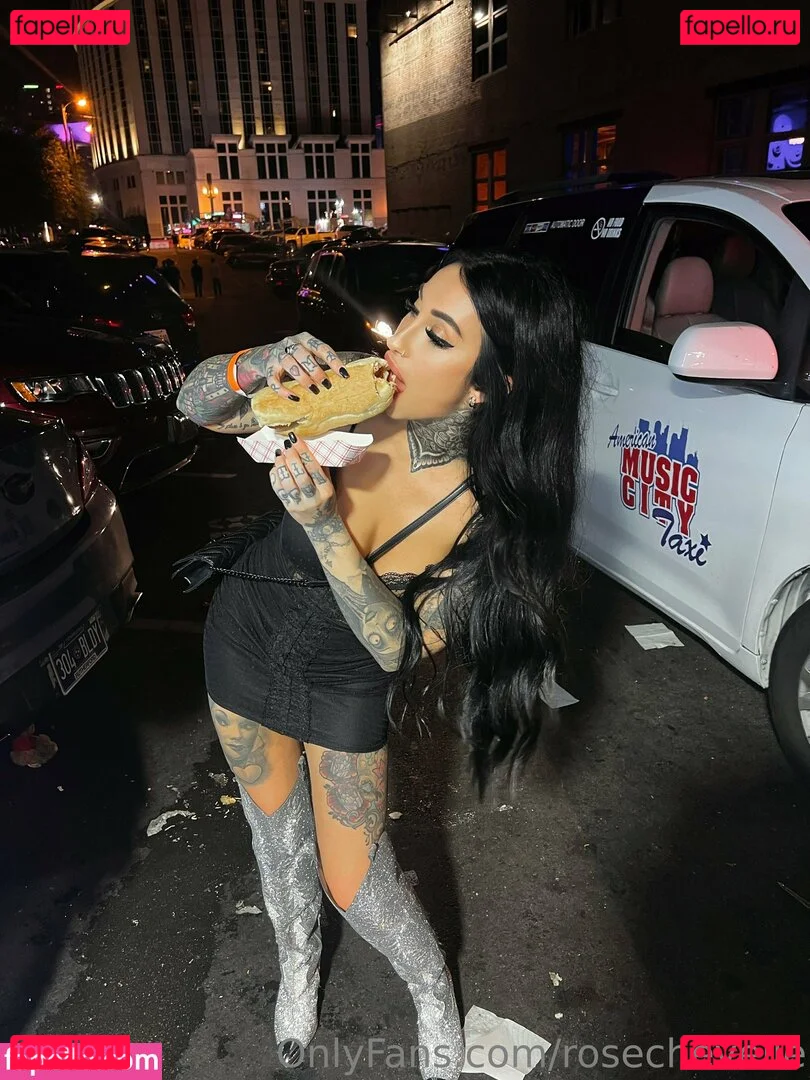 rosechevelle / rosechevellex Onlyfans Photo Gallery 