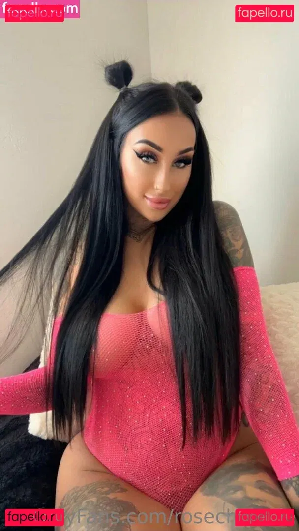 rosechevelle / rosechevellex Onlyfans Photo Gallery 