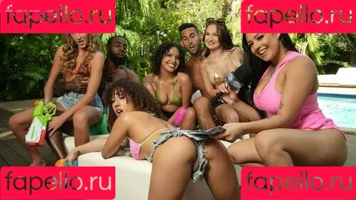 Kira Perez / itsmekiraperez / kira_kakes_ Onlyfans Photo Gallery 