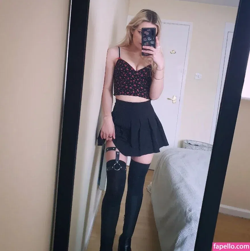 Philllybabyy / fansly / madiphillipss Onlyfans Photo Gallery 