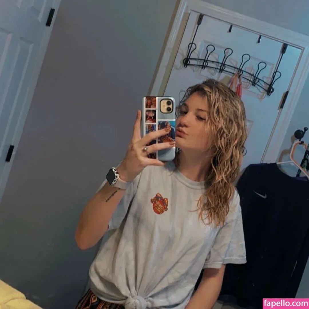 Philllybabyy / fansly / madiphillipss Onlyfans Photo Gallery 