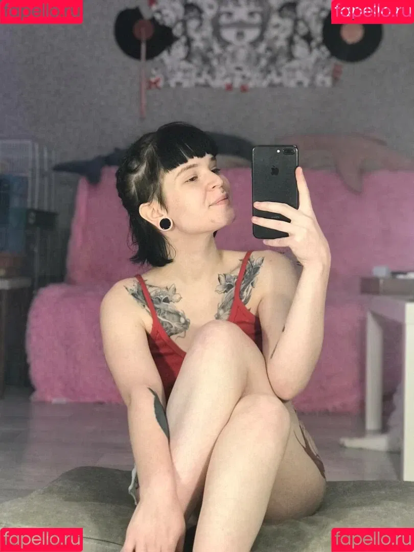 arahnaekb / chloe_glass_ / unkarab Onlyfans Photo Gallery 