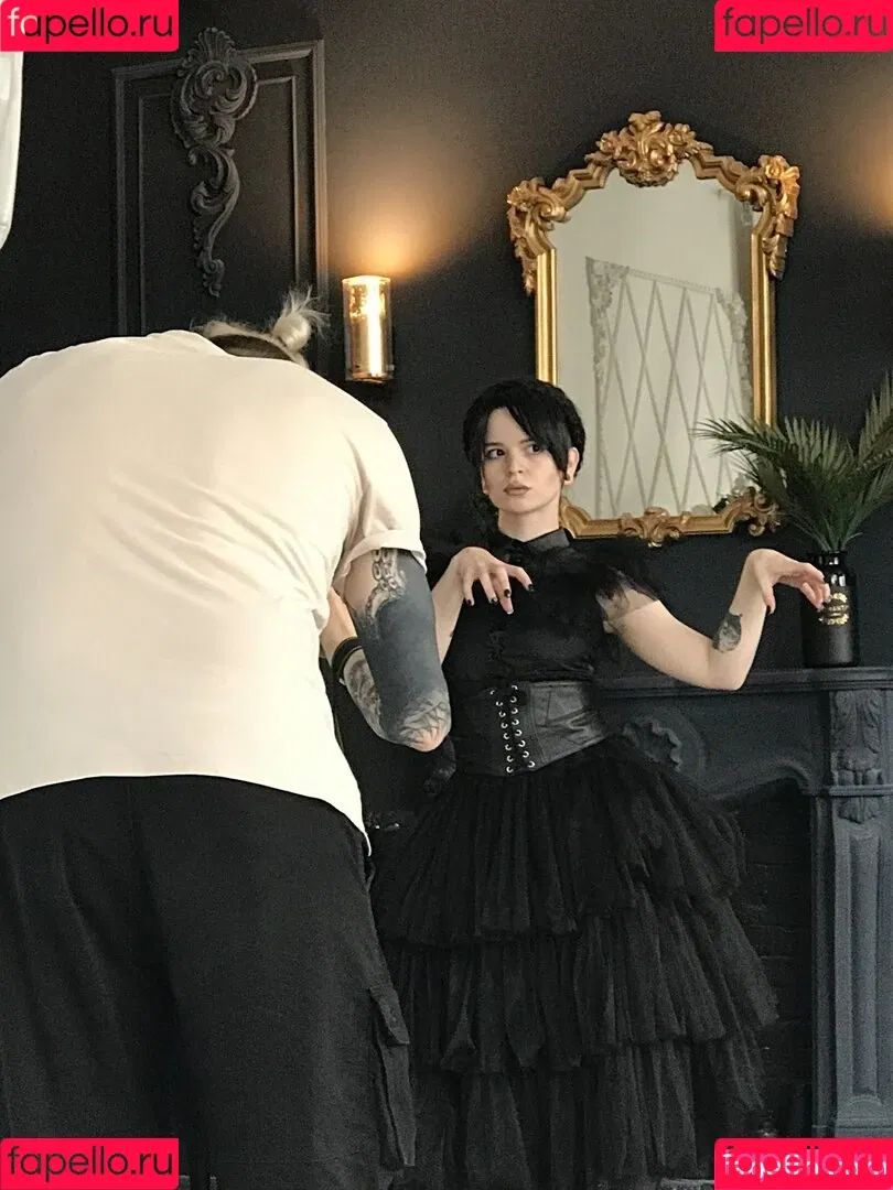 arahnaekb / chloe_glass_ / unkarab Onlyfans Photo Gallery 