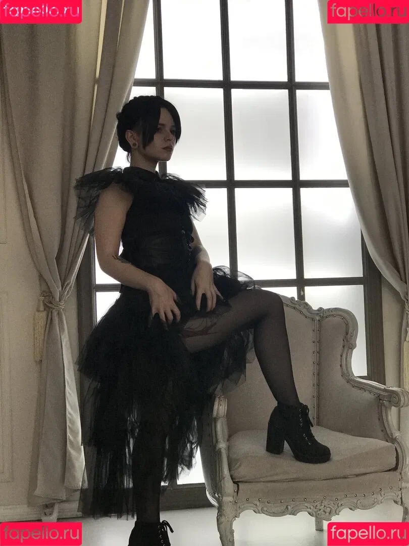 arahnaekb / chloe_glass_ / unkarab Onlyfans Photo Gallery 