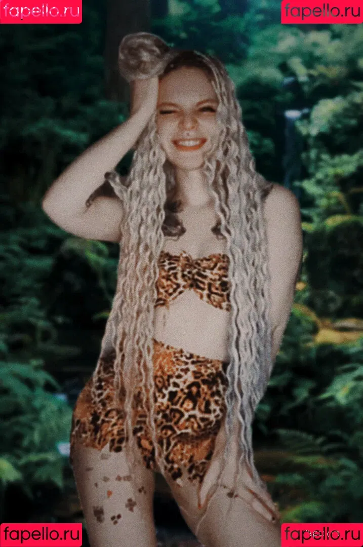 arahnaekb / chloe_glass_ / unkarab Onlyfans Photo Gallery 
