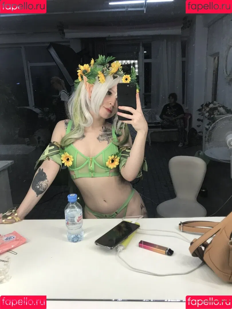 arahnaekb / chloe_glass_ / unkarab Onlyfans Photo Gallery 