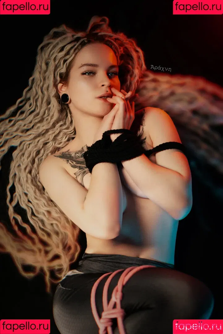 arahnaekb / chloe_glass_ / unkarab Onlyfans Photo Gallery 