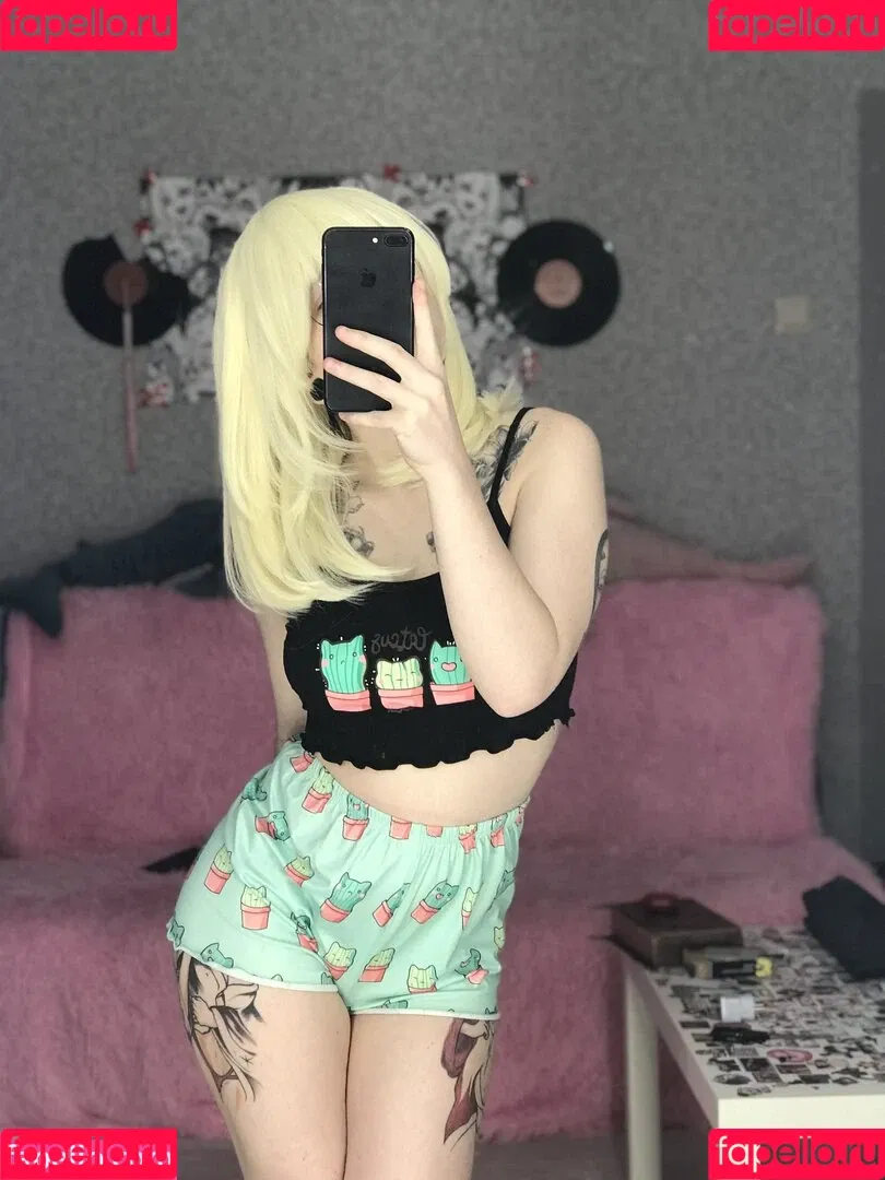 arahnaekb / chloe_glass_ / unkarab Onlyfans Photo Gallery 