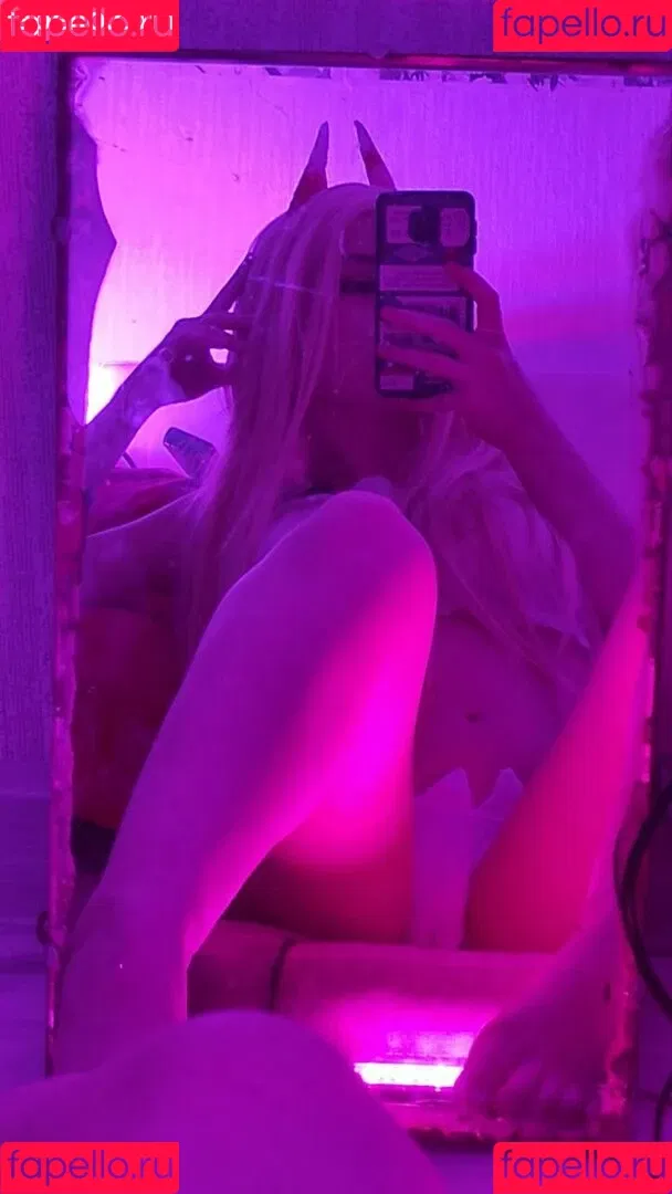 arahnaekb / chloe_glass_ / unkarab Onlyfans Photo Gallery 