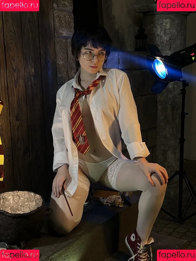 arahnaekb / chloe_glass_ / unkarab Onlyfans Photo Gallery 