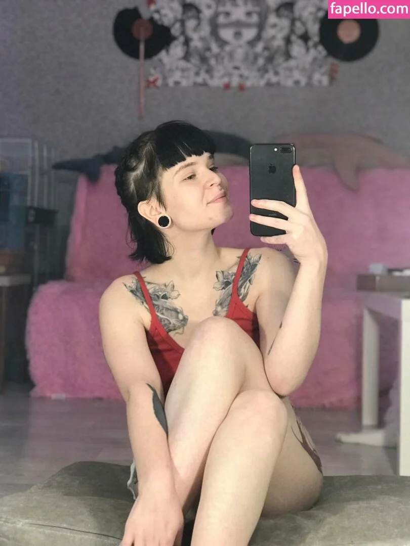 arahnaekb / chloe_glass_ / unkarab Onlyfans Photo Gallery 