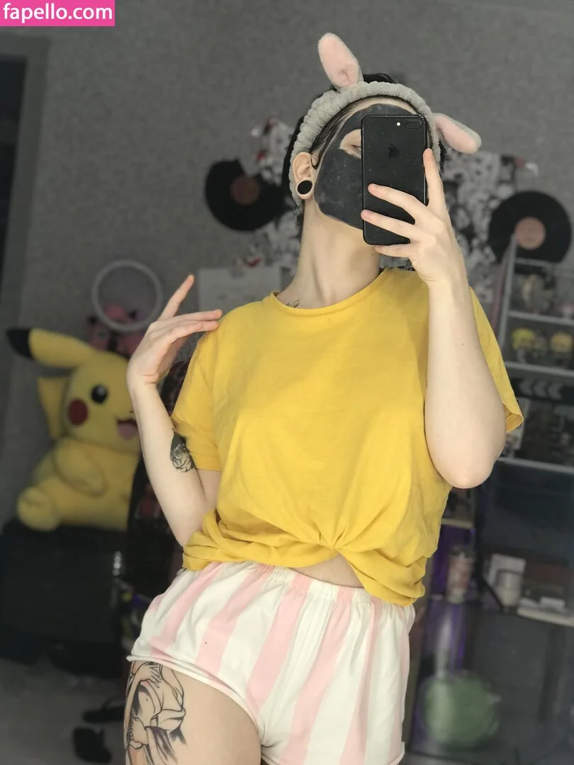 arahnaekb / chloe_glass_ / unkarab Onlyfans Photo Gallery 