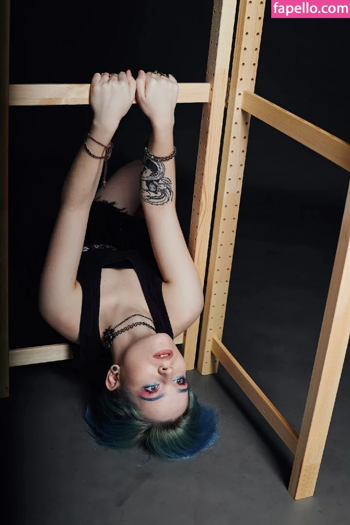 arahnaekb / chloe_glass_ / unkarab Onlyfans Photo Gallery 