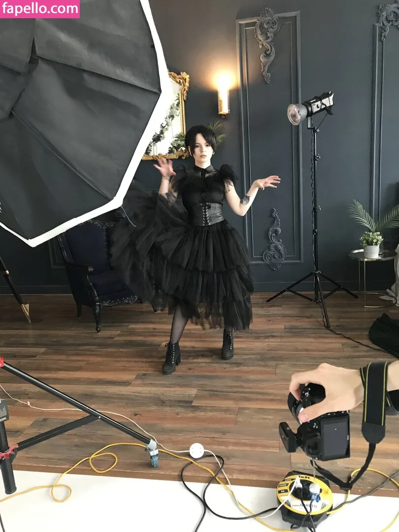 arahnaekb / chloe_glass_ / unkarab Onlyfans Photo Gallery 