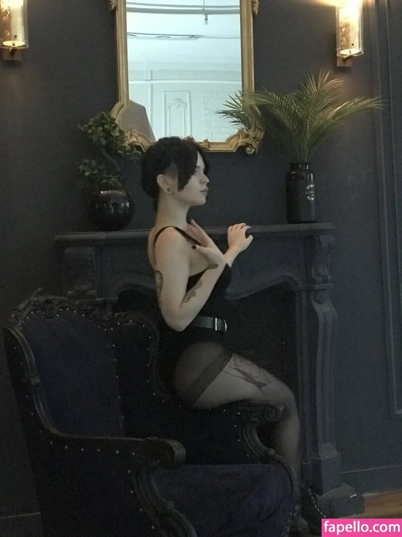 arahnaekb / chloe_glass_ / unkarab Onlyfans Photo Gallery 