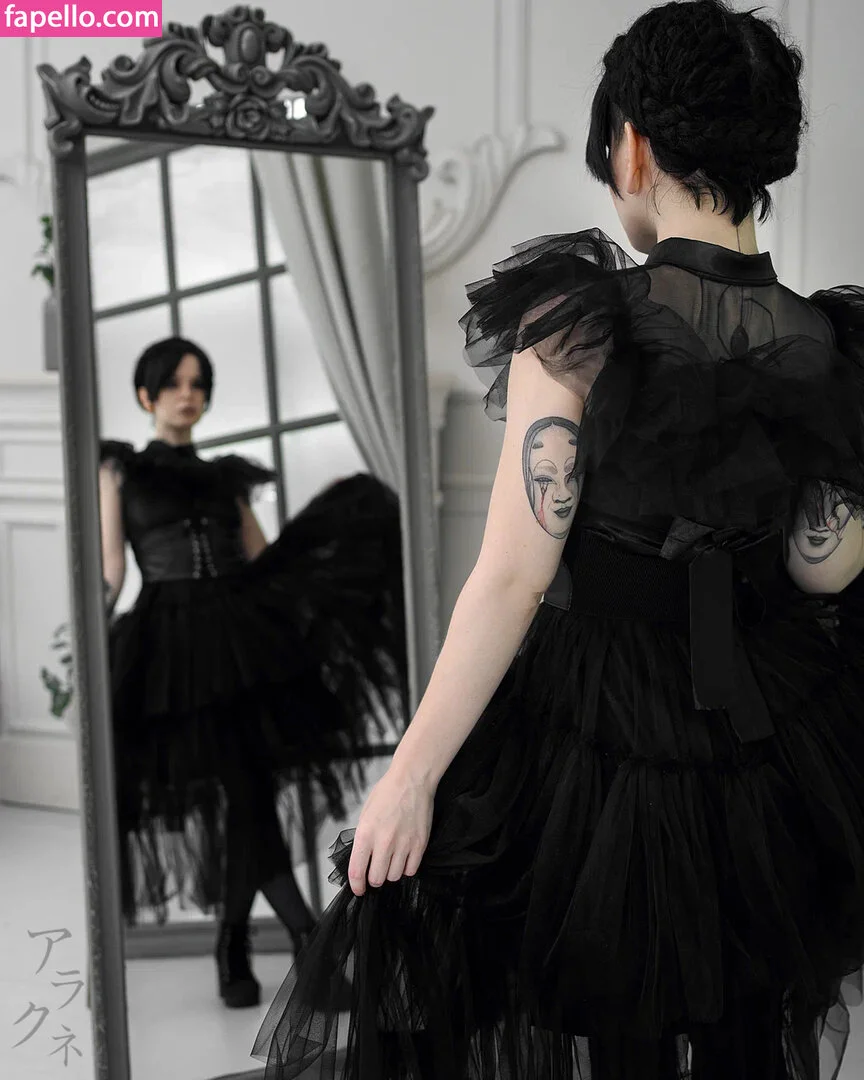 arahnaekb / chloe_glass_ / unkarab Onlyfans Photo Gallery 