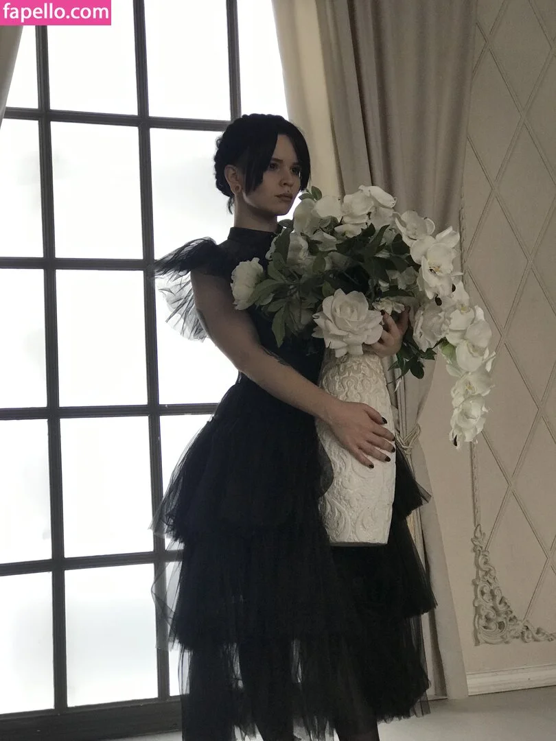 arahnaekb / chloe_glass_ / unkarab Onlyfans Photo Gallery 