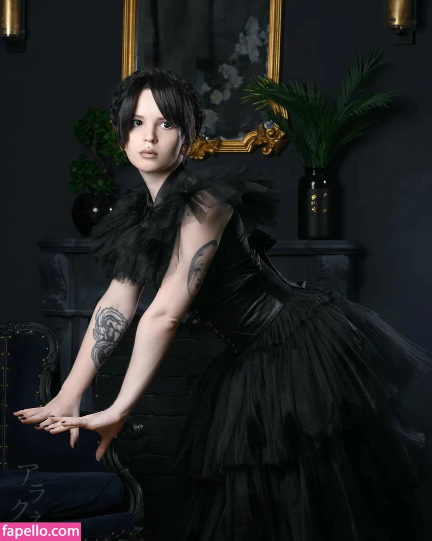 arahnaekb / chloe_glass_ / unkarab Onlyfans Photo Gallery 