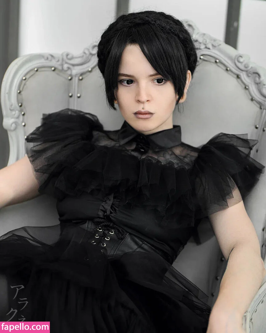 arahnaekb / chloe_glass_ / unkarab Onlyfans Photo Gallery 