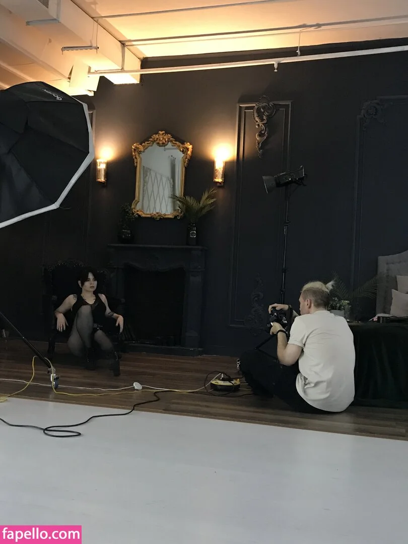 arahnaekb / chloe_glass_ / unkarab Onlyfans Photo Gallery 