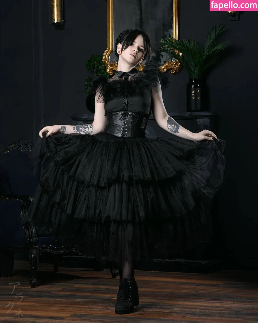 arahnaekb / chloe_glass_ / unkarab Onlyfans Photo Gallery 