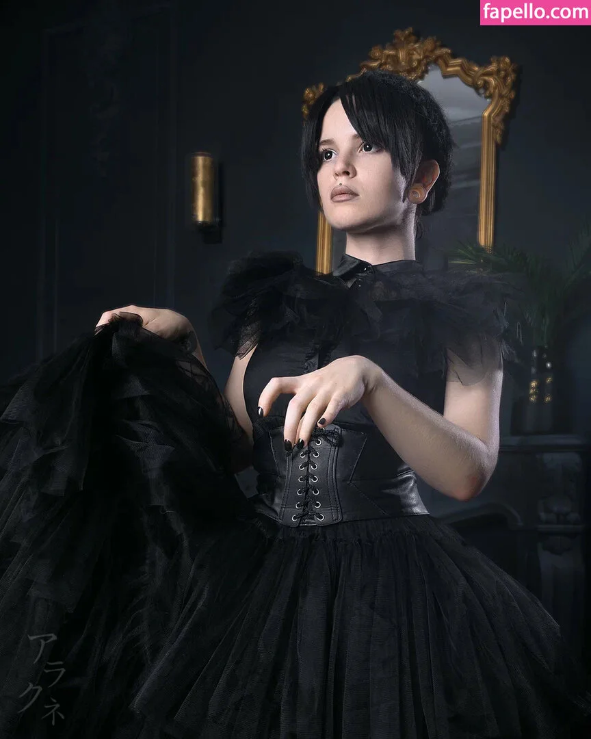 arahnaekb / chloe_glass_ / unkarab Onlyfans Photo Gallery 