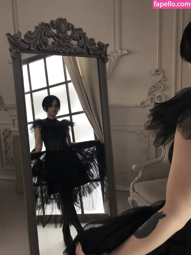 arahnaekb / chloe_glass_ / unkarab Onlyfans Photo Gallery 