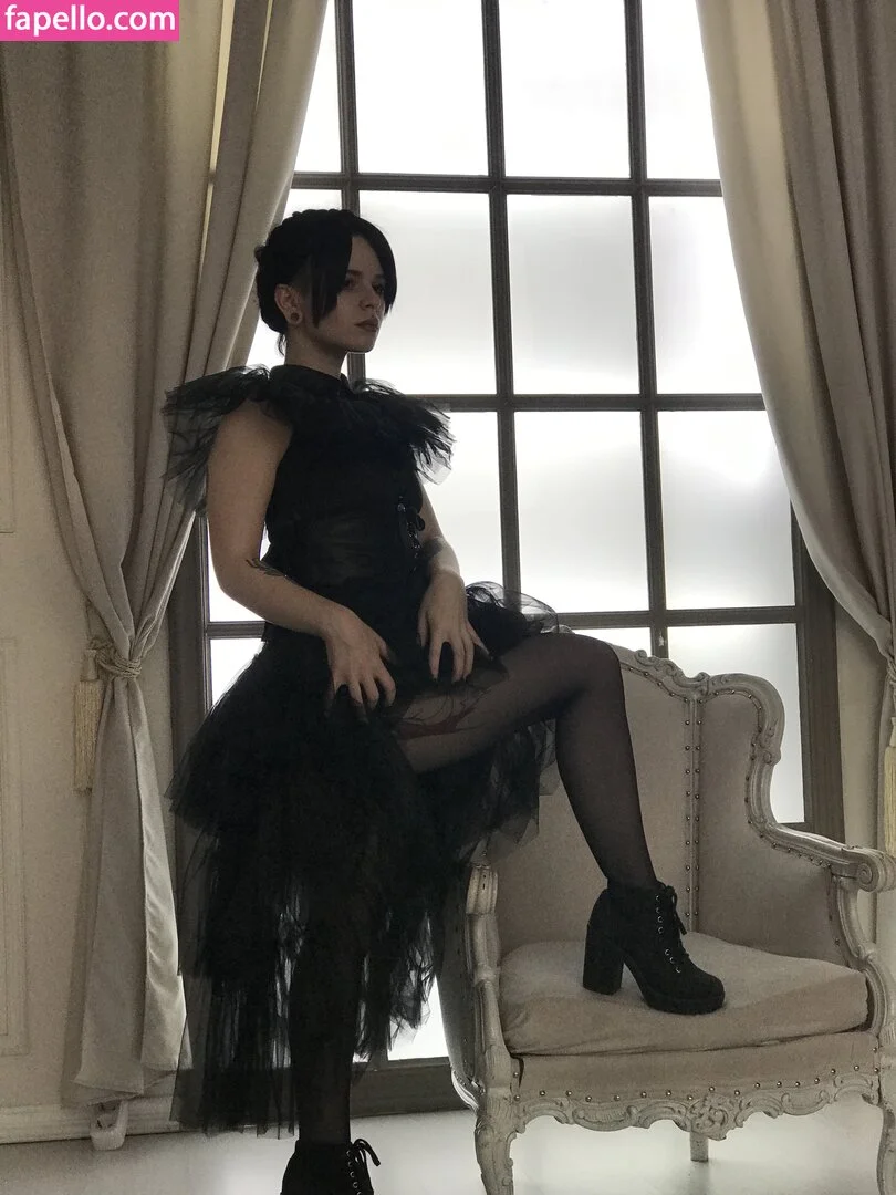 arahnaekb / chloe_glass_ / unkarab Onlyfans Photo Gallery 