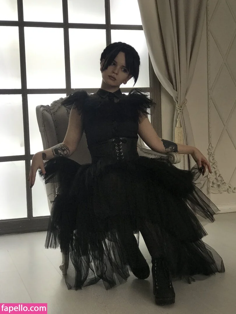 arahnaekb / chloe_glass_ / unkarab Onlyfans Photo Gallery 