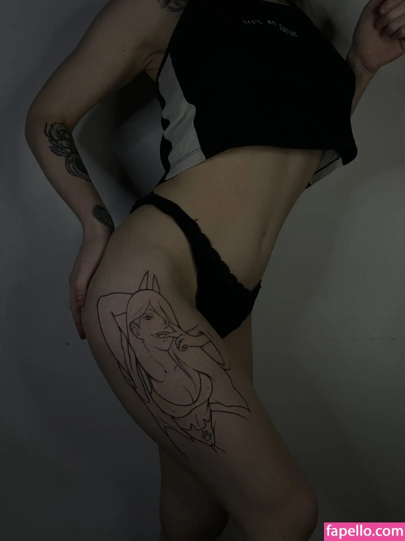 arahnaekb / chloe_glass_ / unkarab Onlyfans Photo Gallery 