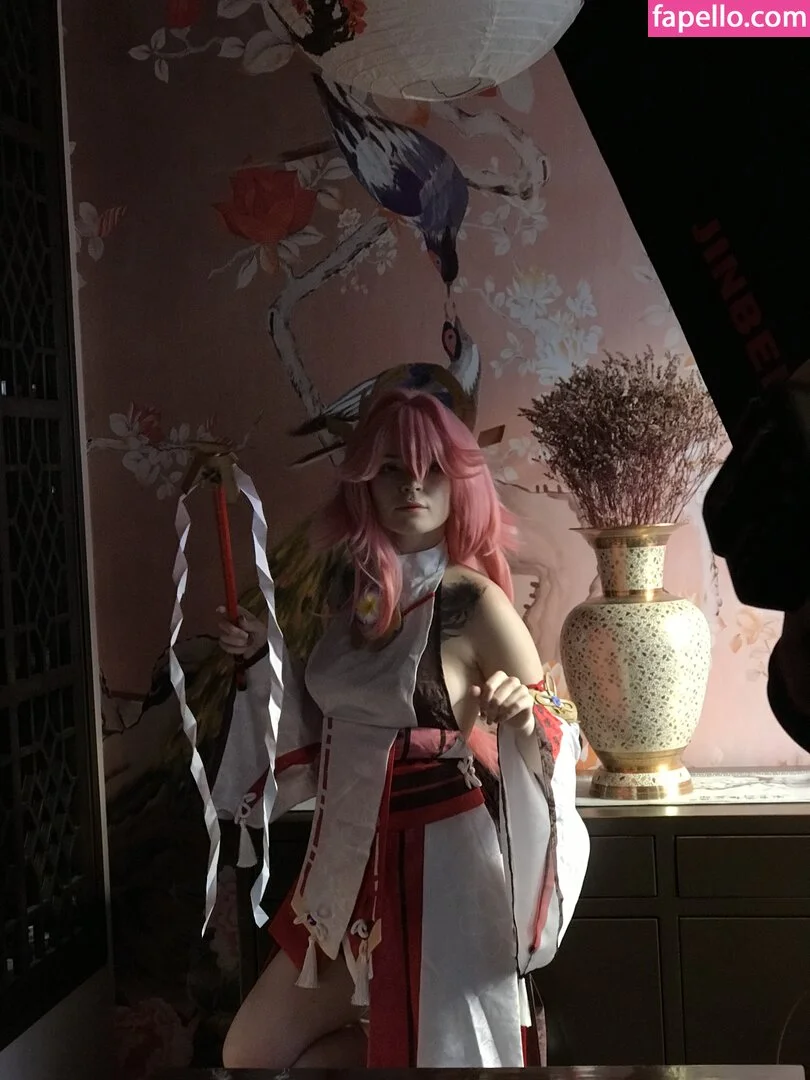 arahnaekb / chloe_glass_ / unkarab Onlyfans Photo Gallery 