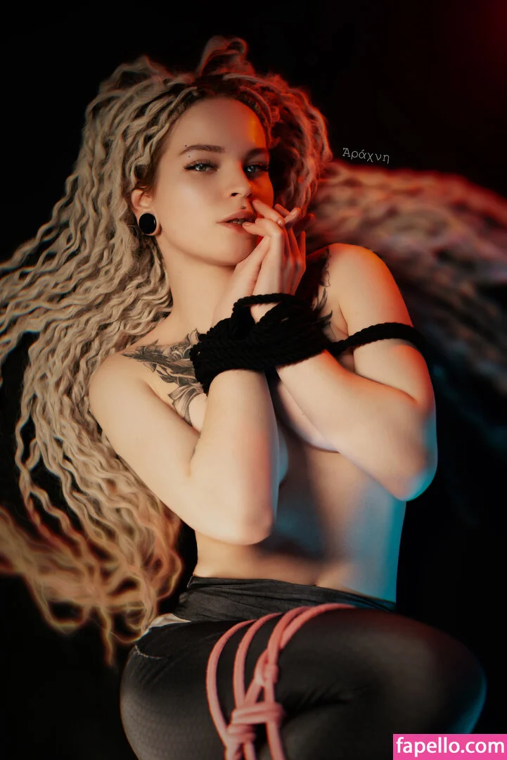 arahnaekb / chloe_glass_ / unkarab Onlyfans Photo Gallery 