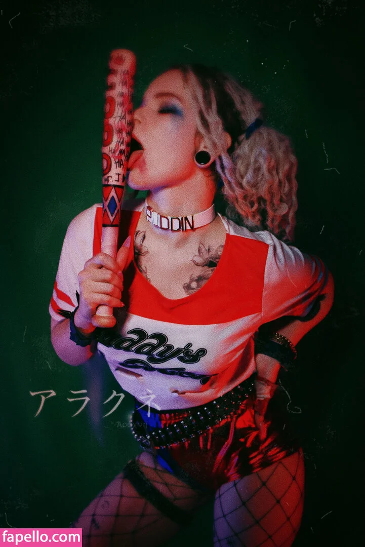 arahnaekb / chloe_glass_ / unkarab Onlyfans Photo Gallery 