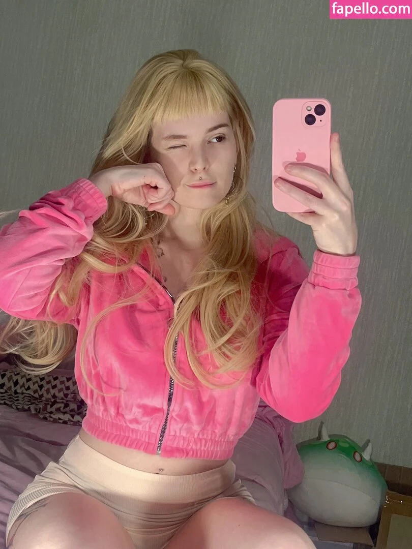 arahnaekb / chloe_glass_ / unkarab Onlyfans Photo Gallery 