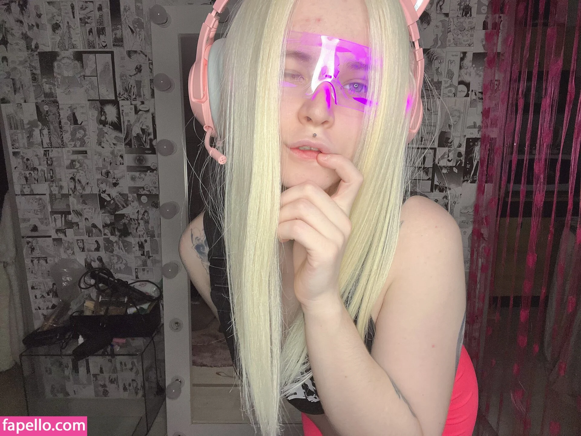 arahnaekb / chloe_glass_ / unkarab Onlyfans Photo Gallery 