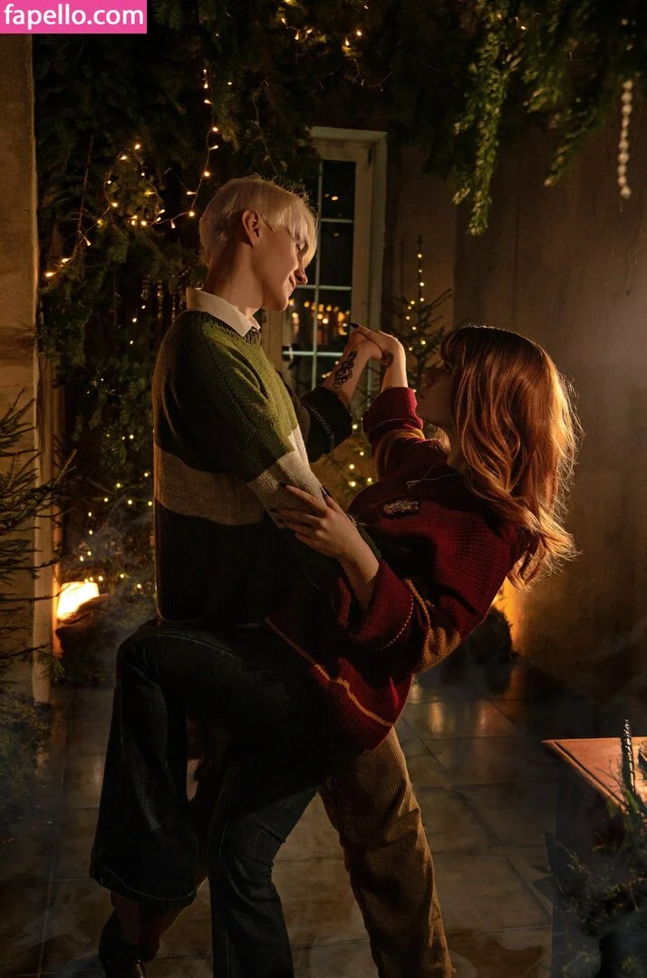 arahnaekb / chloe_glass_ / unkarab Onlyfans Photo Gallery 