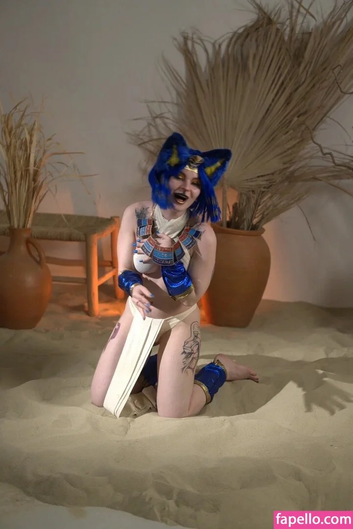 arahnaekb / chloe_glass_ / unkarab Onlyfans Photo Gallery 