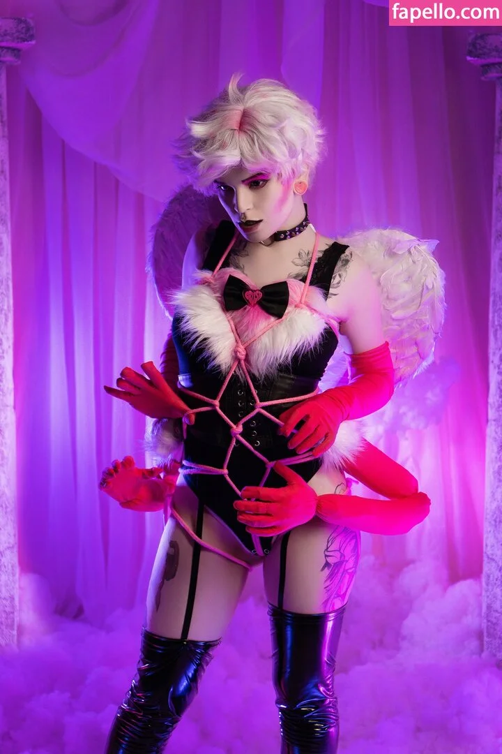 arahnaekb / chloe_glass_ / unkarab Onlyfans Photo Gallery 