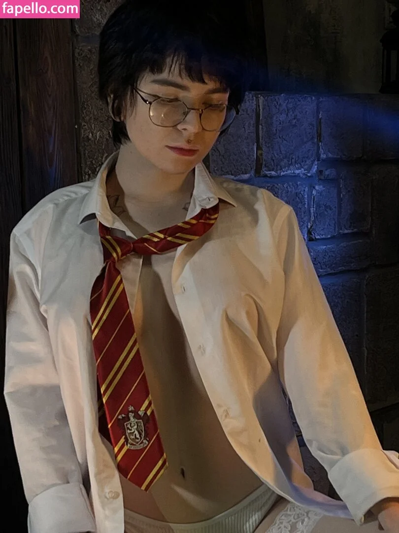 arahnaekb / chloe_glass_ / unkarab Onlyfans Photo Gallery 