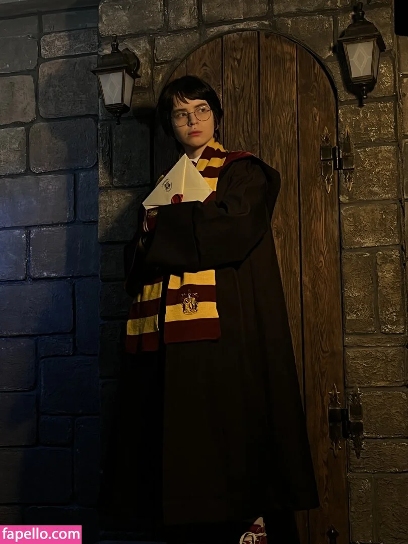 arahnaekb / chloe_glass_ / unkarab Onlyfans Photo Gallery 