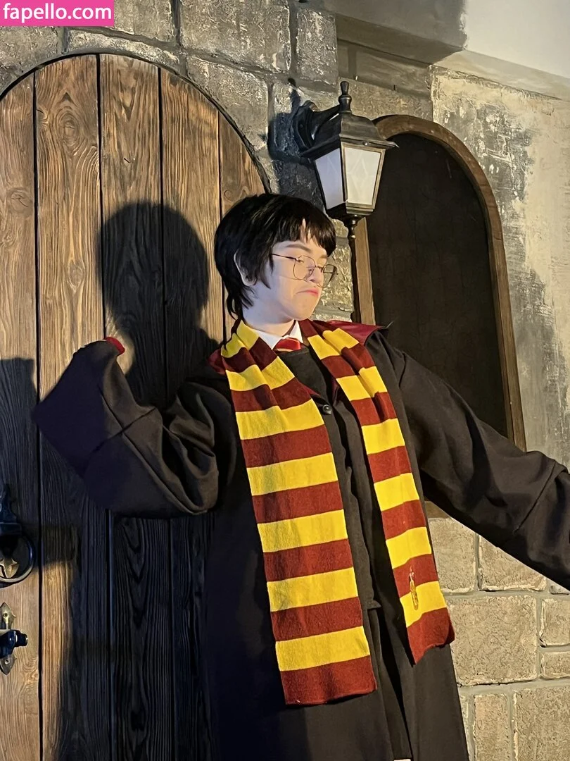 arahnaekb / chloe_glass_ / unkarab Onlyfans Photo Gallery 