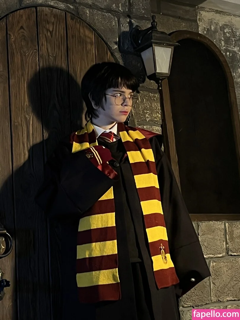 arahnaekb / chloe_glass_ / unkarab Onlyfans Photo Gallery 