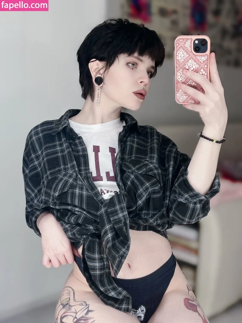 arahnaekb / chloe_glass_ / unkarab Onlyfans Photo Gallery 