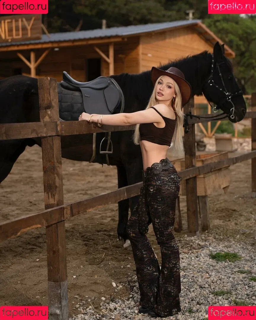 Duygu German / duygu.grmn Onlyfans Photo Gallery 