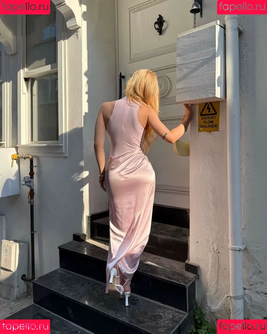 Duygu German / duygu.grmn Onlyfans Photo Gallery 