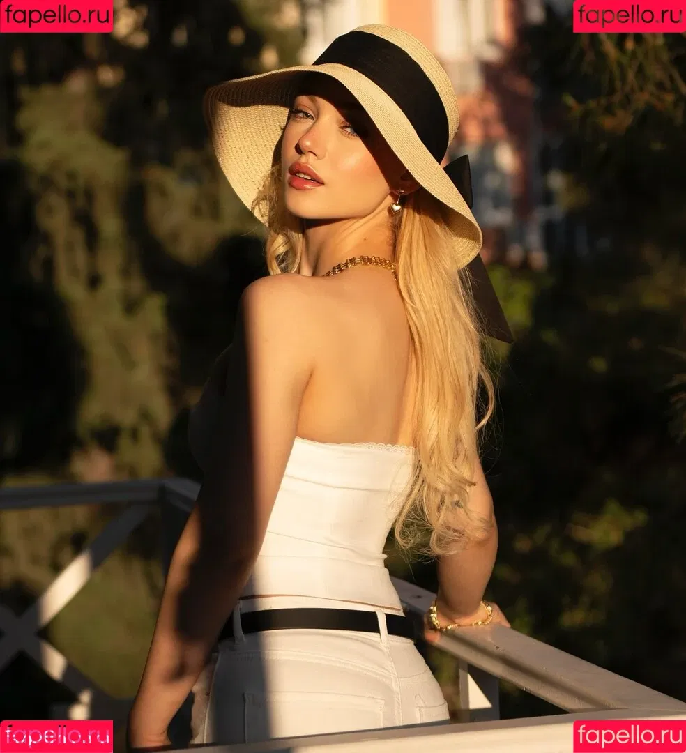 Duygu German / duygu.grmn Onlyfans Photo Gallery 